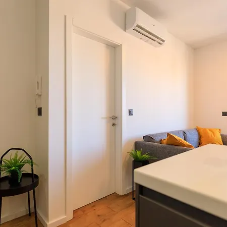 One Bedroom Mara With Sea View And Free Parking 扎达尔